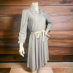 VINTAGE 80s Gray Polkadot Ruffle Neckline Retro Style Knee Length Size 4
